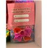 Image 2 : Valentines Party Favor Toys Set