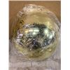 Image 3 : Modern Small Desk Lamp - Gold Color