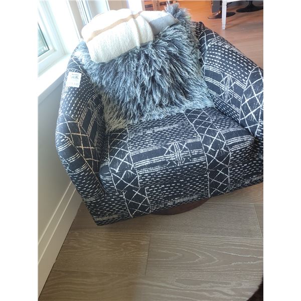 Urban Barn Swivel Tub Chair C