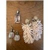 Image 3 : Jewelry Lot Featuring Bracelets, Earrings, Rings, and Pendant