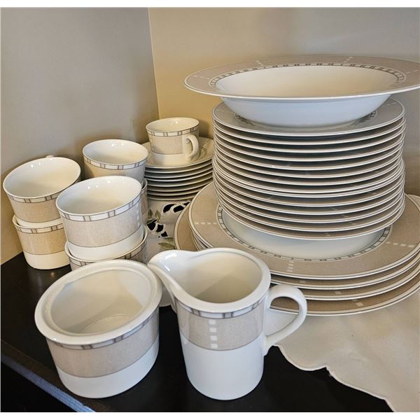 Studio Nova Luxe Abbey Lane Dinnerware Set, 40+ Pieces