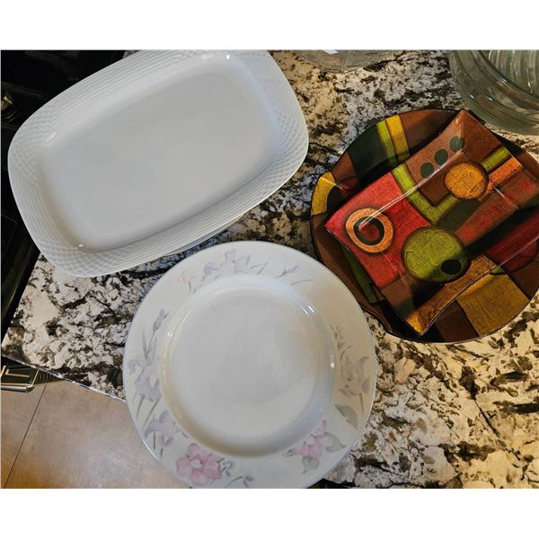 Ceramic and Glass Dinnerware Plates and Platters
