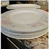 Image 6 : Ceramic and Glass Dinnerware Plates and Platters