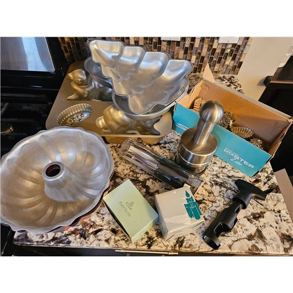Bakeware and Kitchen Accessories Lot Including Bundt Pan and Cookie Cutters