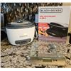 Image 1 : Black+Decker 4-in-1 Grill, Black+Decker Rice Cooker, and Digital Kitchen Scale Lot
