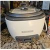 Image 3 : Black+Decker 4-in-1 Grill, Black+Decker Rice Cooker, and Digital Kitchen Scale Lot