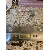 Image 4 : Black+Decker 4-in-1 Grill, Black+Decker Rice Cooker, and Digital Kitchen Scale Lot