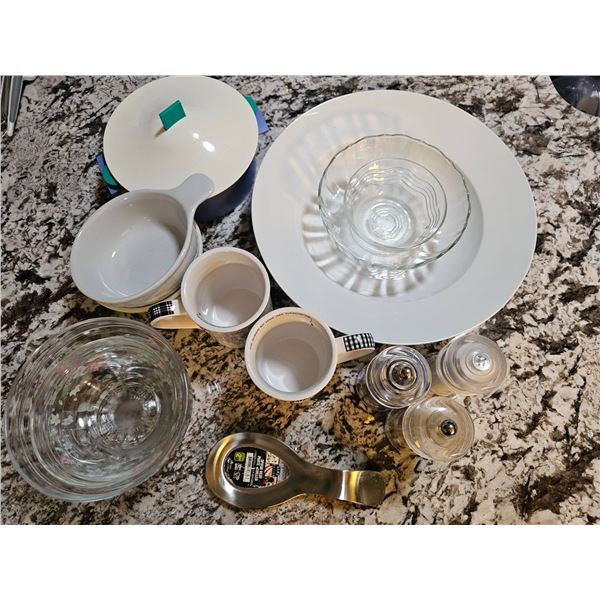 Dining and Kitchenware Set, Including Bowls, Mugs, and Spice Grinders