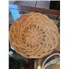 Image 6 : Decorative Storage Baskets and Stainless Containers