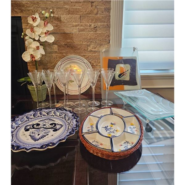 Decorative Glassware, Ceramics, and Décor Items