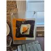 Image 6 : Decorative Glassware, Ceramics, and Décor Items