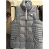 Image 3 : Puffer Vests in Black and Gray with High Neck Design