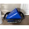 Image 4 : Household Bins, Wire Shelves, Drapery Rods, and Books