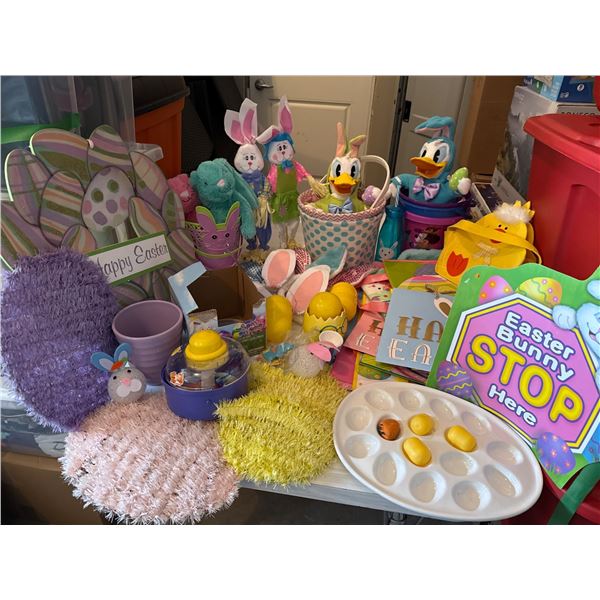 Easter-Themed Lot Including Decorations, Plush Toys, Accessories, and Crafts