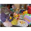 Image 1 : Easter-Themed Lot Including Decorations, Plush Toys, Accessories, and Crafts