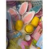 Image 3 : Easter-Themed Lot Including Decorations, Plush Toys, Accessories, and Crafts
