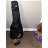 Image 1 : Denver Acoustic Guitar with Case and Levys Leather Guitar Strap