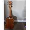 Image 4 : Denver Acoustic Guitar with Case and Levys Leather Guitar Strap