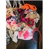 Image 5 : Macrame Wall Hanging with Assorted Hair Accessories