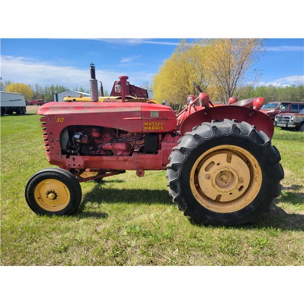 Massey Harris 30 Tractor, 540 PTO, 13.6x28 tires, pulley, running. Newer front tires. Casting # 7633