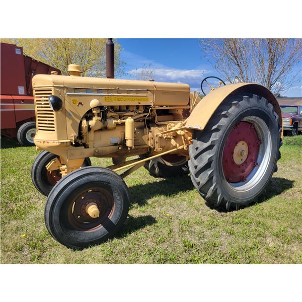 Minneapolis-Moline U. Single hyd. 14.9-38 tires, 540 PTO. S/N 06102453