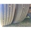 Image 16 : 2000 Cancade Super B Grain trailer. 28ft lead trailer, 31ft rear trailer. V.G Hankook 11R24.5 tires.