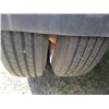 Image 17 : 2000 Cancade Super B Grain trailer. 28ft lead trailer, 31ft rear trailer. V.G Hankook 11R24.5 tires.