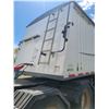 Image 24 : 2000 Cancade Super B Grain trailer. 28ft lead trailer, 31ft rear trailer. V.G Hankook 11R24.5 tires.