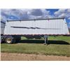 Image 3 : 2000 Cancade Super B Grain trailer. 28ft lead trailer, 31ft rear trailer. V.G Hankook 11R24.5 tires.