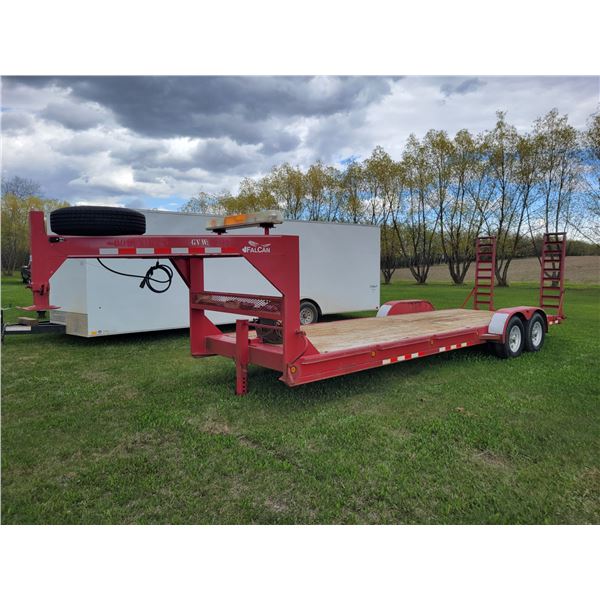 2005 Falcon Pin 5th wheel gooseneck Trailer. 22ft deck c/w 26" beaver tail tandem axle, Quick detach