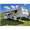 Image 1 : 2005 Open Road 5th wheel Holiday trailer, approx. 36 ft, 3 slides, awning, queen size bed, shower, w