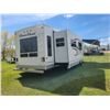 Image 3 : 2005 Open Road 5th wheel Holiday trailer, approx. 36 ft, 3 slides, awning, queen size bed, shower, w