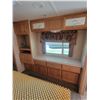 Image 40 : 2005 Open Road 5th wheel Holiday trailer, approx. 36 ft, 3 slides, awning, queen size bed, shower, w