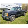 Image 1 : 1992 Chevy 4x4 K1500, 5.7 auto, 4WD, runs with a prime, showing 423,633 Kms, VIN: 1GCEK14H4NE137555
