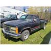 Image 1 : 1993 GMC C1500, auto, 5.7 engine, 2WD, runs with a Prime, has fuel pump issues, Full load cloth inte