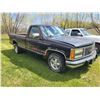 Image 3 : 1993 GMC C1500, auto, 5.7 engine, 2WD, runs with a Prime, has fuel pump issues, Full load cloth inte