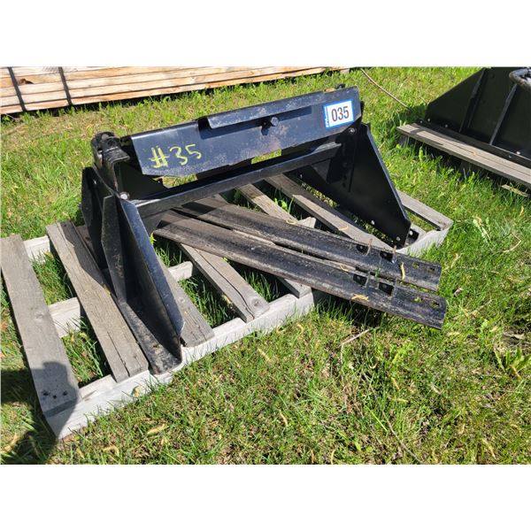 Hijacker 5th wheel hitch c/w rails.