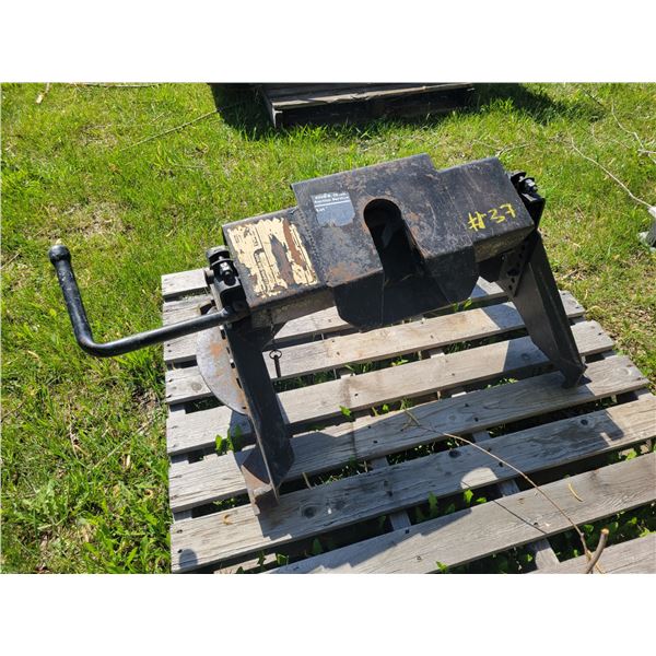 Hijacker 5th wheel hitch. No rails.