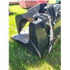 Image 4 : 78 HLA Skidsteer Grapple bucket c/w cutting edge & flat face couplers. Used very little.