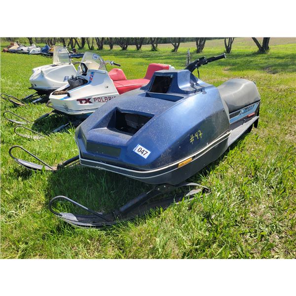 1980 Polaris 440 snowmobile. Twin cyd. free air. Runs with a prime. Showing 900 miles. S/N:0616610.