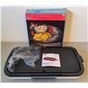 Image 1 : NEW - Dash Everyday Griddle and Monaco 2-Piece Chip & Dip Set