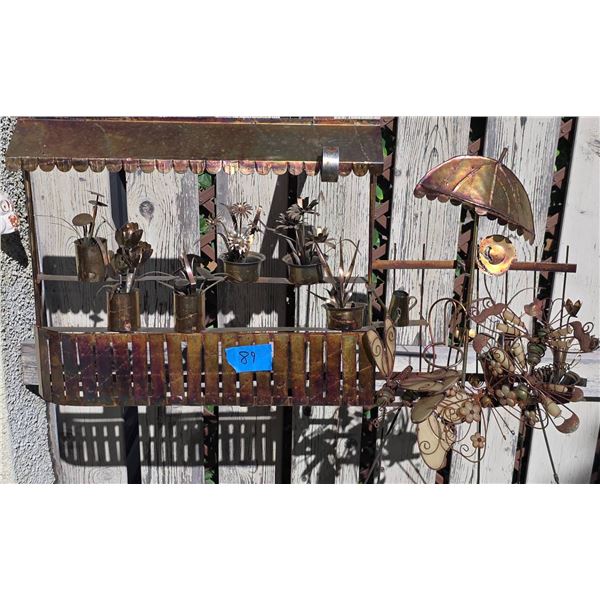 Metal Wall Decoration With Flower and Umbrella Design