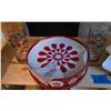 Image 4 : Holiday-Themed Ceramics and Glassware Collection