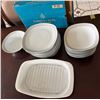 Image 7 : CorningWare P-21 Roaster with Rack and Casa Elite Dinnerware Set