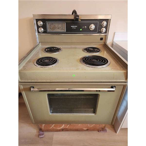 Moffat Deluxe Electric Stove in Avocado Green