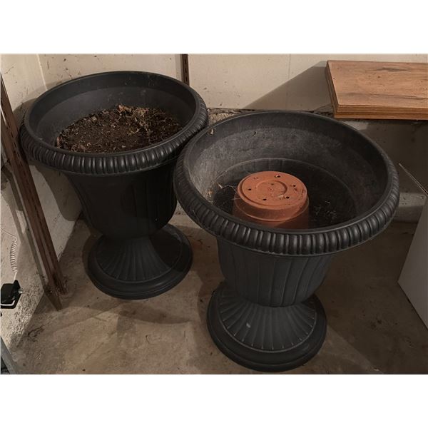 Black Plastic Urn-Style Planters