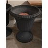 Image 2 : Black Plastic Urn-Style Planters