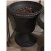 Image 3 : Black Plastic Urn-Style Planters