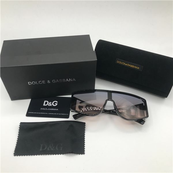 BRAND NEW SUNGLASSES WITH BOX