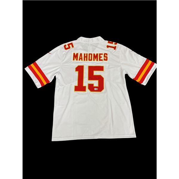 PATRICK MAHOMES SIGNED KANSAS CITY CHIEFS FOOTBALL JERSEY - BECKETT COA